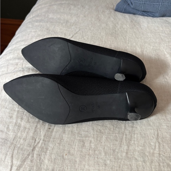 Vivaia Scarlett Pointed Toe Kitten Heels in Black Size 38 - Picture 8 of 8
